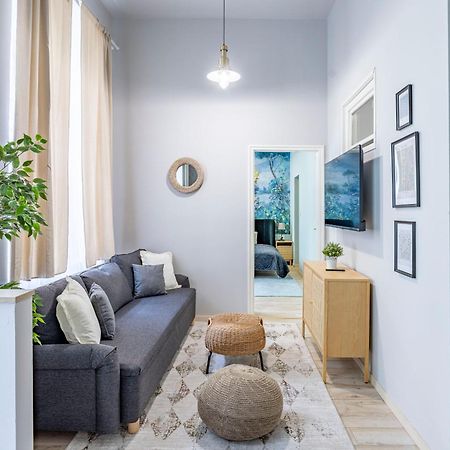 Hidden Gem With Terrace On The Andrassy Fashion Road Apartment Budapest Bagian luar foto
