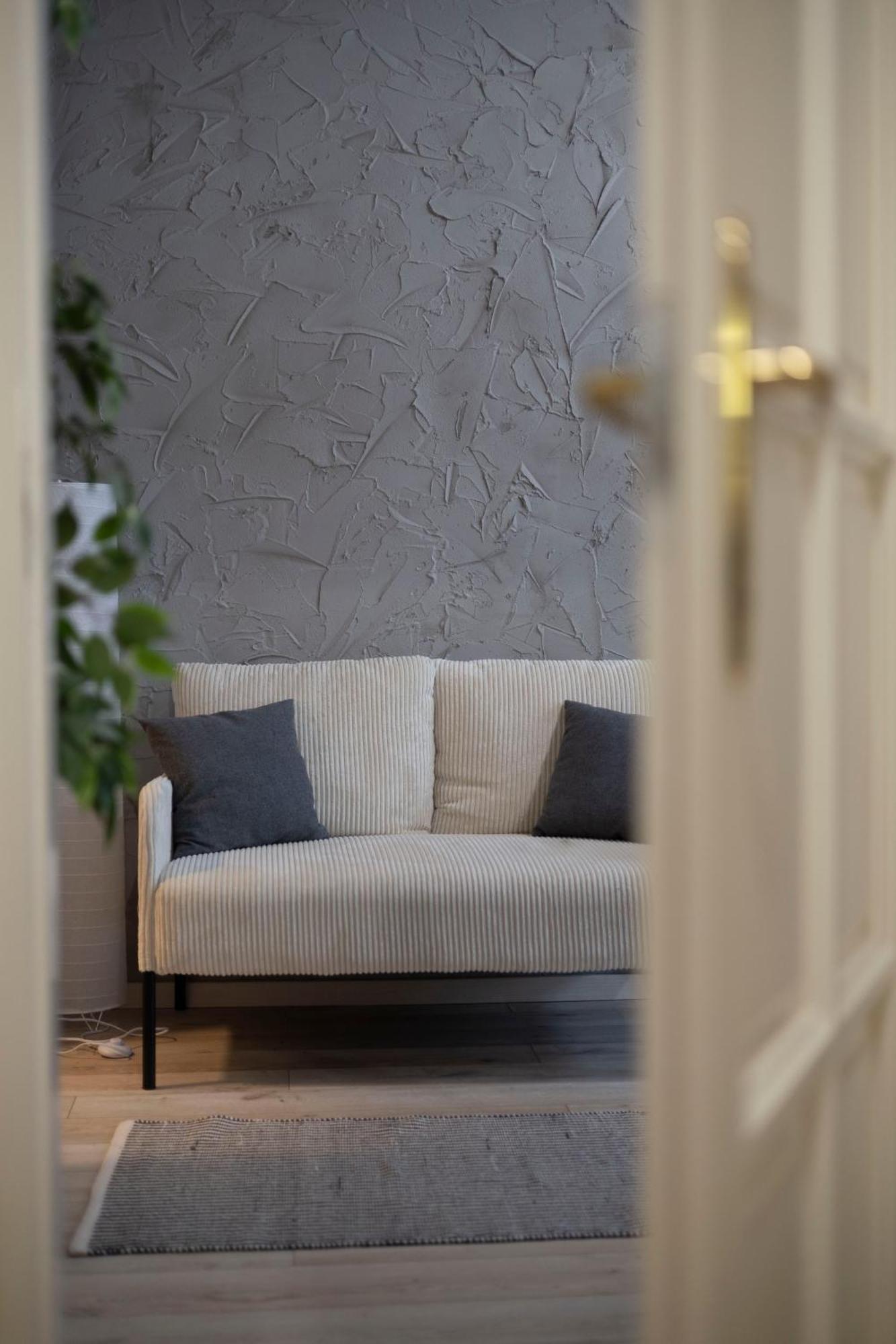 Hidden Gem With Terrace On The Andrassy Fashion Road Apartment Budapest Bagian luar foto