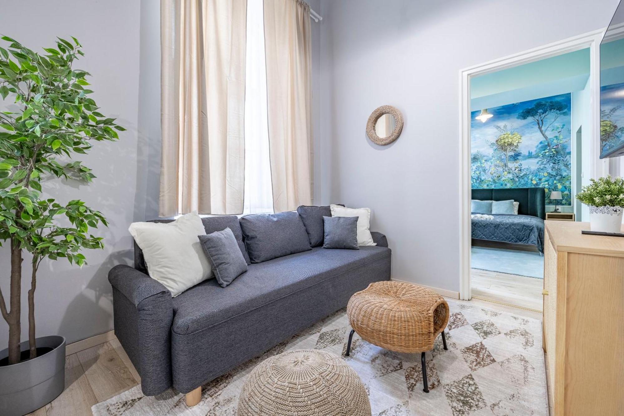 Hidden Gem With Terrace On The Andrassy Fashion Road Apartment Budapest Bagian luar foto