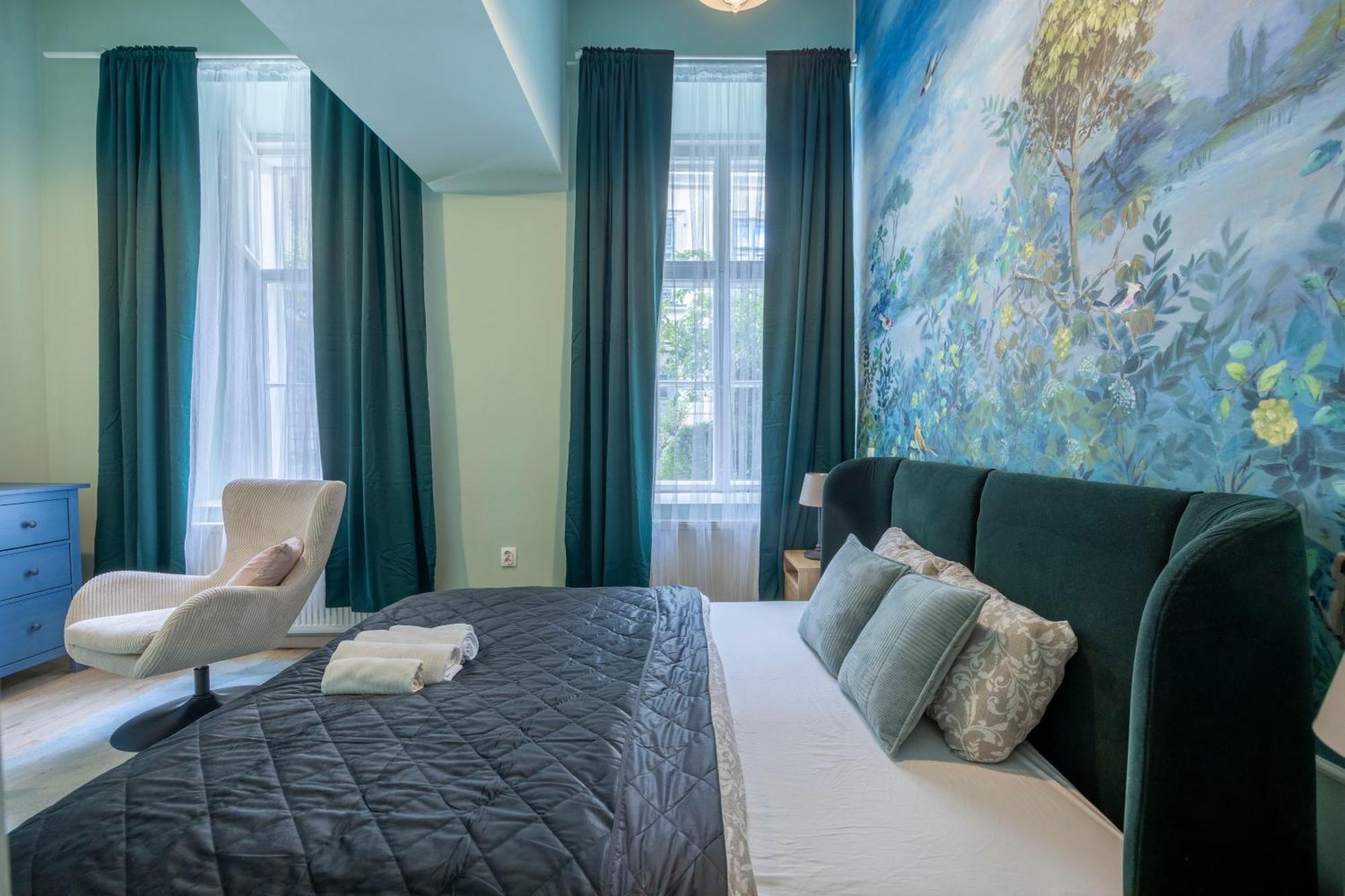 Hidden Gem With Terrace On The Andrassy Fashion Road Apartment Budapest Bagian luar foto
